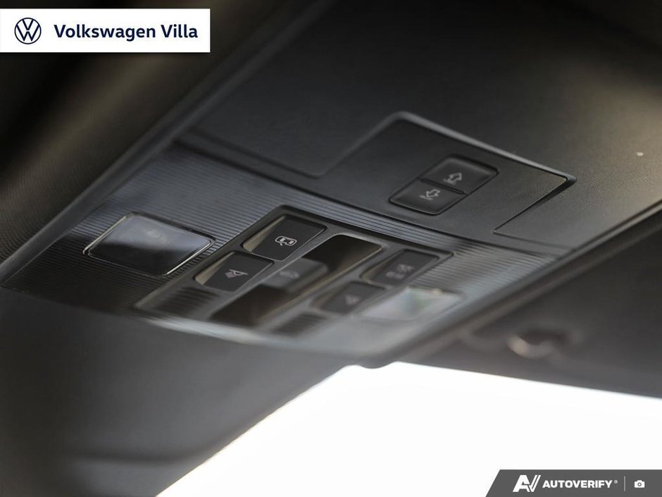 2023 Volkswagen Tiguan Comfortline R-Line Black 2.0T 8sp at w/Tip 4M-22