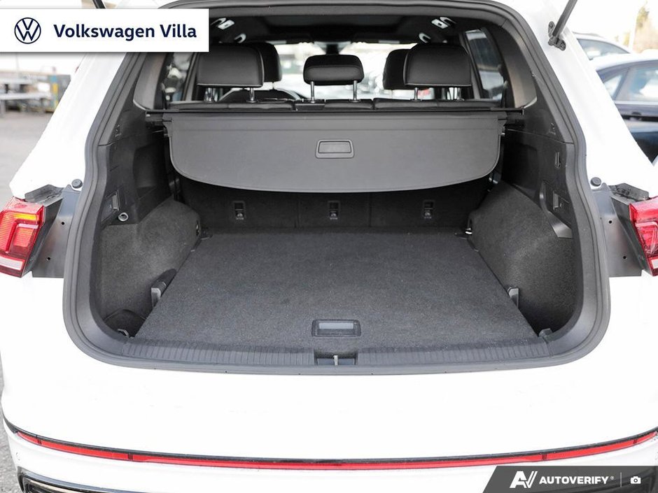2023 Volkswagen Tiguan Comfortline R-Line Black 2.0T 8sp at w/Tip 4M-9