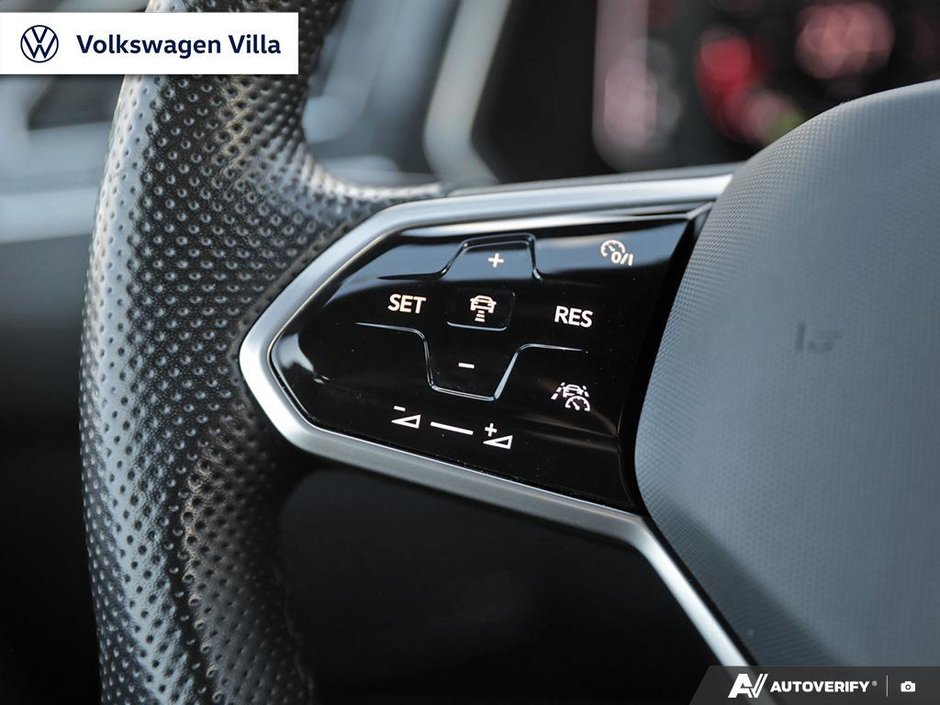 2023 Volkswagen Tiguan Comfortline R-Line Black 2.0T 8sp at w/Tip 4M-17