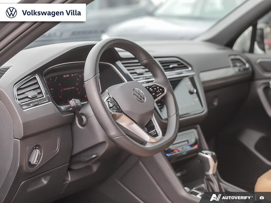 2024 Volkswagen Tiguan Comfortline R-Line Black 2.0T 8sp at w/Tip 4M-12