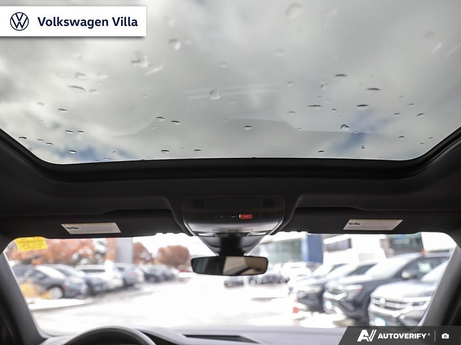 2024 Volkswagen Tiguan Comfortline R-Line Black 2.0T 8sp at w/Tip 4M-25