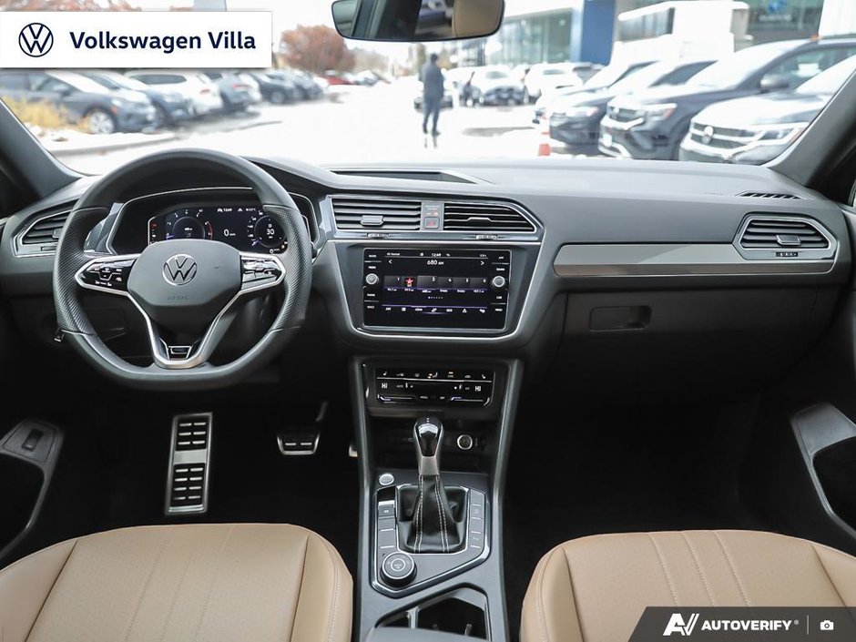2024 Volkswagen Tiguan Comfortline R-Line Black 2.0T 8sp at w/Tip 4M-24