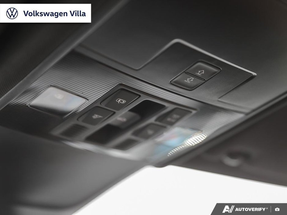 2024 Volkswagen Tiguan Comfortline R-Line Black 2.0T 8sp at w/Tip 4M-21