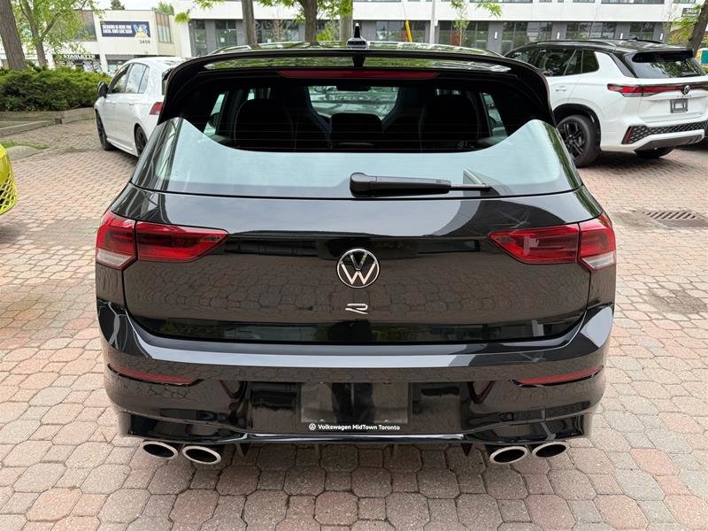 2024 Volkswagen Golf R 2.0 T 6Sp-5