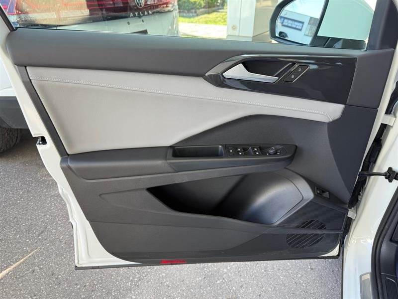 2022 Volkswagen Taos Highline 1.5T 7sp at DSG w/ Tip 4M-6