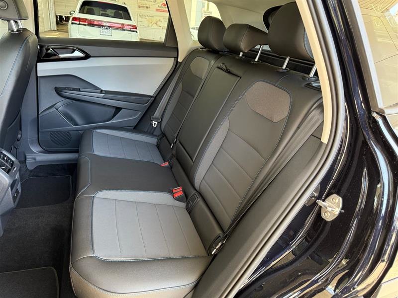2024 Volkswagen Taos Comfortline 1.5T 7Sp Black Edition-10