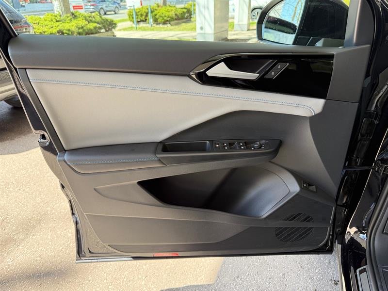 2024 Volkswagen Taos Comfortline 1.5T 7Sp Black Edition-6