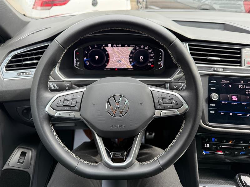 2023 Volkswagen Tiguan Highline 2.0T 8sp at w/Tip 4M-9