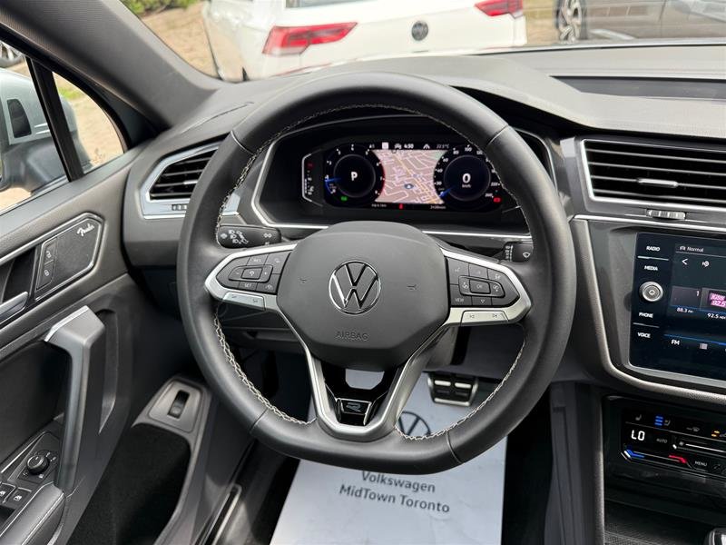 2023 Volkswagen Tiguan Highline 2.0T 8sp at w/Tip 4M-13