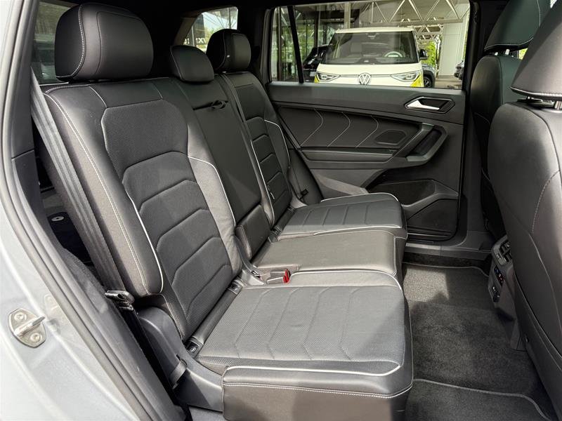 2023 Volkswagen Tiguan Highline 2.0T 8sp at w/Tip 4M-12