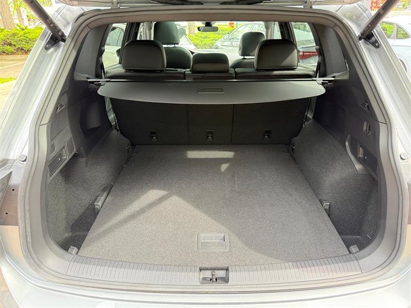 2023 Volkswagen Tiguan Highline 2.0T 8sp at w/Tip 4M-11