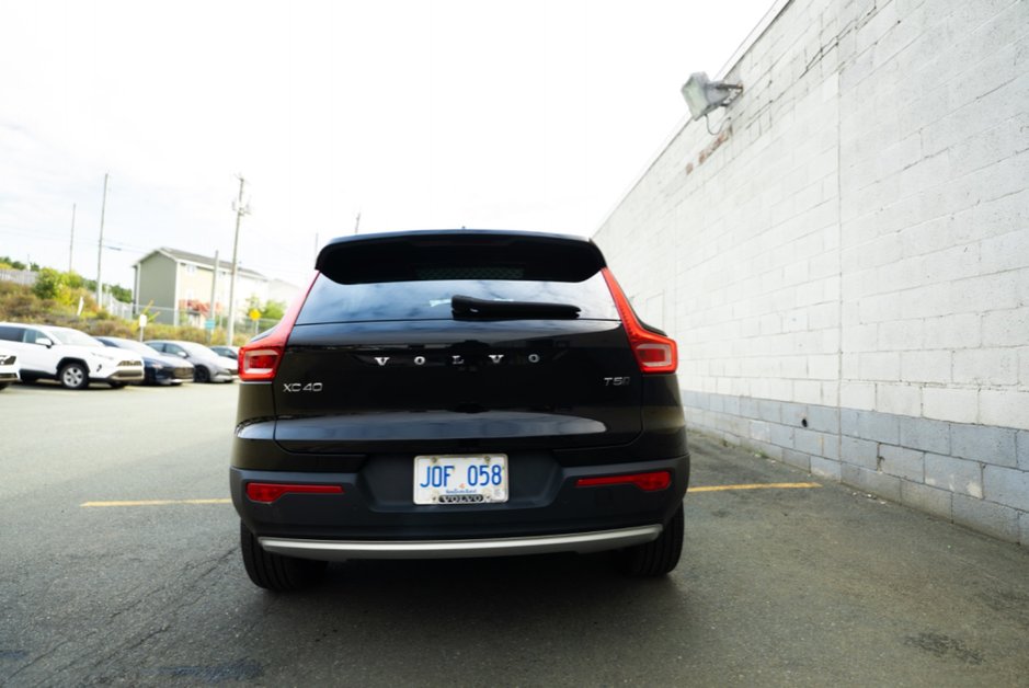 2021 Volvo XC40 Momentum-5