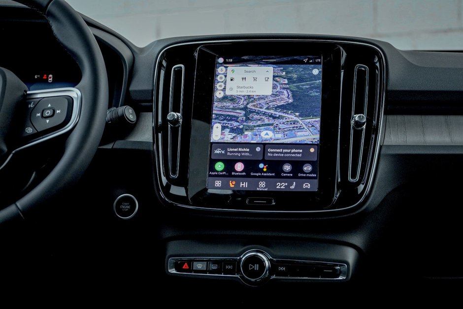 2026 Volvo XC40 Plus (Dark Theme)-20