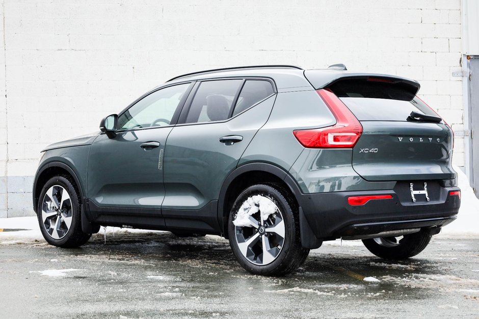 2026 Volvo XC40 Plus (Dark Theme)-6