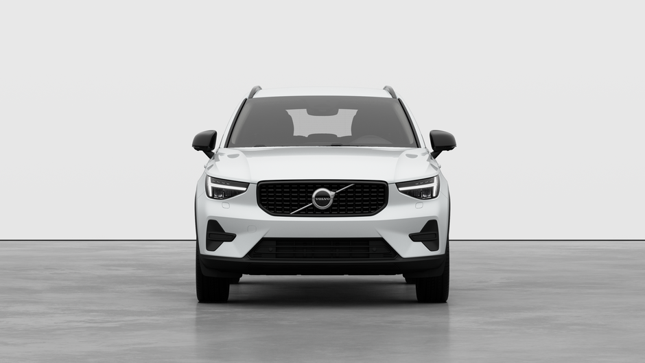2026 Volvo XC40 Core (Dark Theme)-18