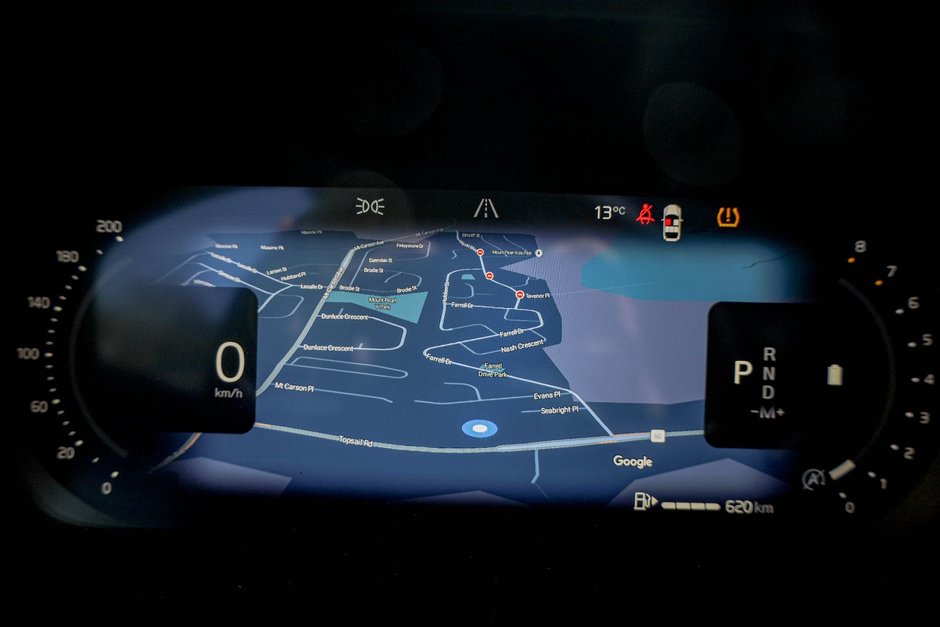 2026 Volvo XC40 Plus (Dark Theme)-13