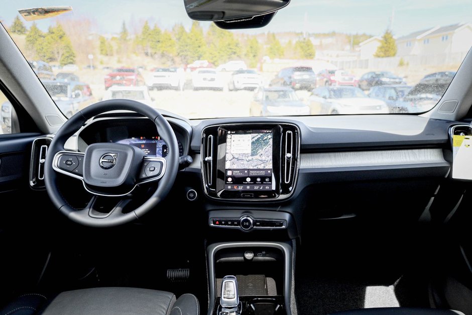 2026 Volvo XC40 Plus (Dark Theme)-14