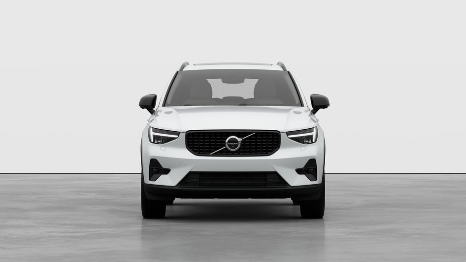 2026 Volvo XC40 Plus Dark Theme-4