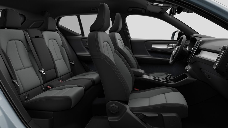 2026 Volvo XC40 Core Dark Theme-12