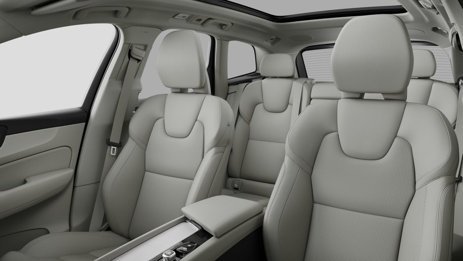 2026 Volvo XC60 Plug-in Hybrid T8 AWD Ultra Dark Theme-11