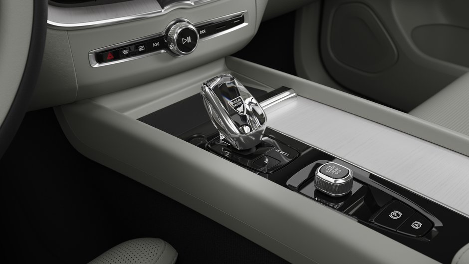 2026 Volvo XC60 Plug-in Hybrid T8 AWD Ultra Dark Theme-10