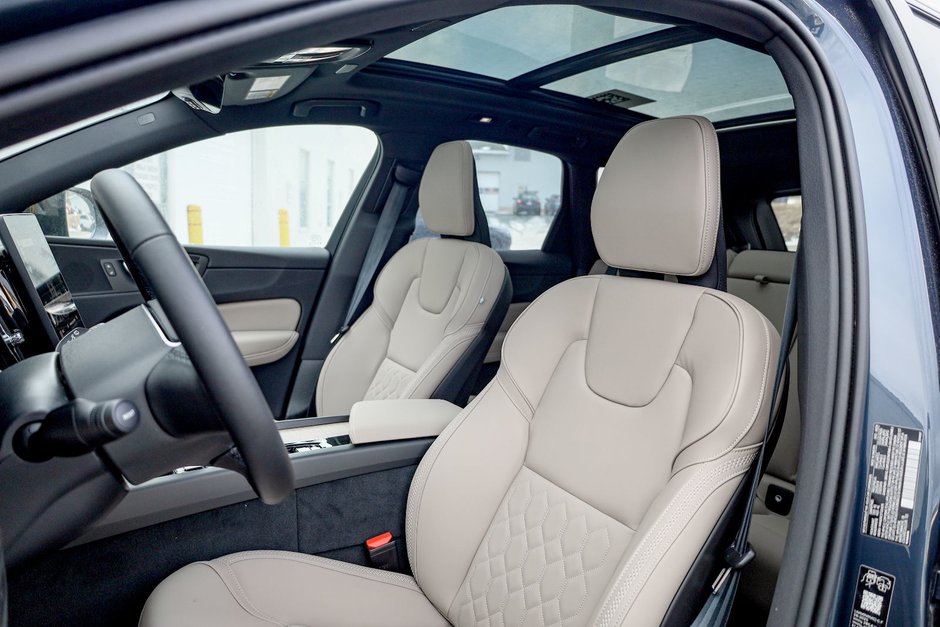 2026 Volvo XC60 Plug-in hybrid Plus-13