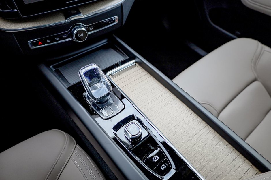 2026 Volvo XC60 Plug-in hybrid Plus-12