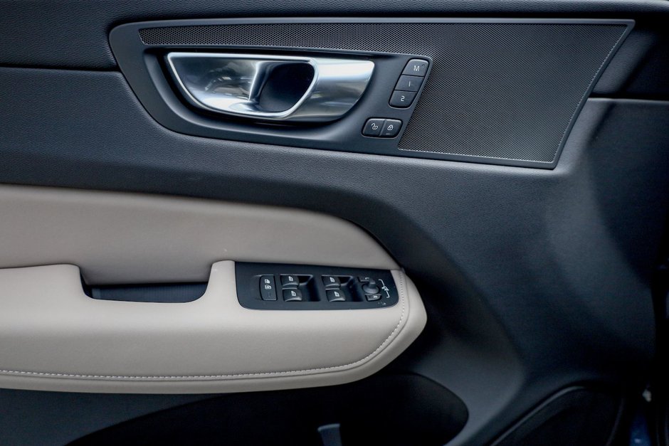 2026 Volvo XC60 Plug-in hybrid Plus-8