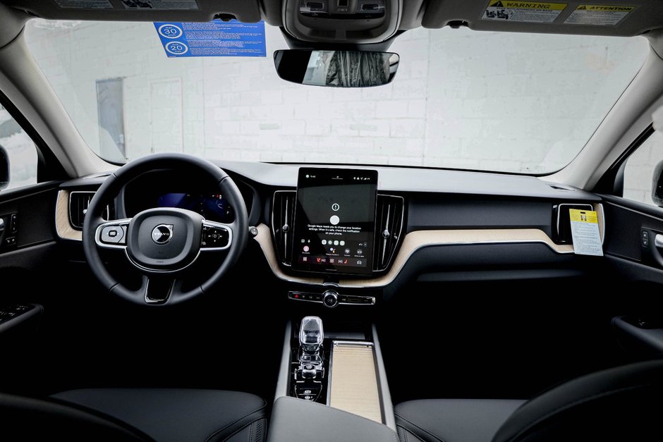 2026 Volvo XC60 Plug-in hybrid Plus-17