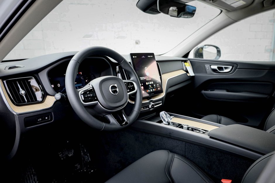 2026 Volvo XC60 Plug-in hybrid Plus-9