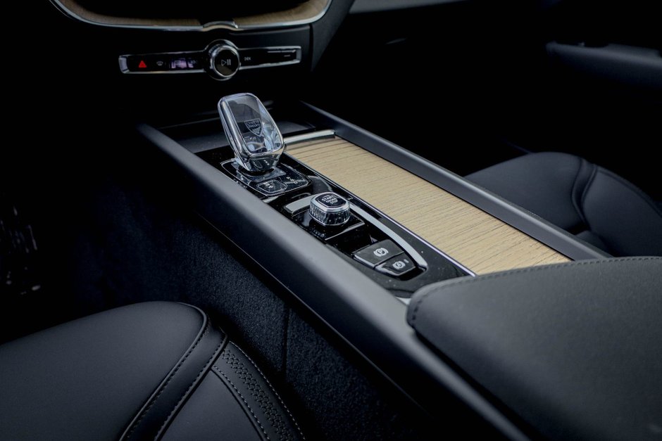 2026 Volvo XC60 Plug-in hybrid Plus-12