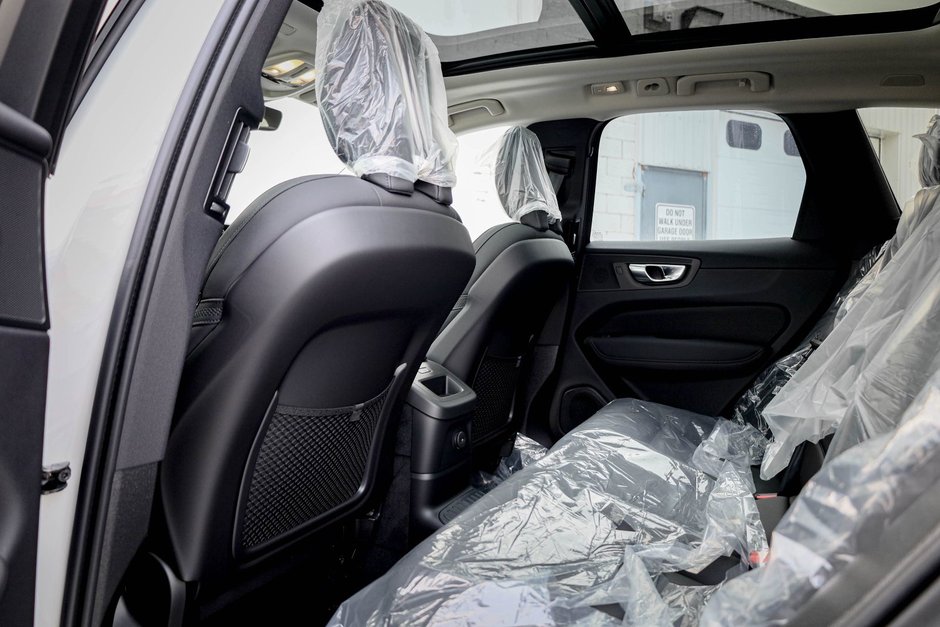 2026 Volvo XC60 Plug-in hybrid Plus-16