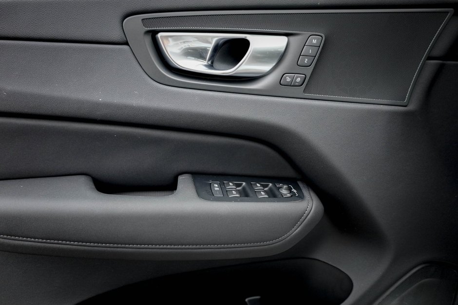 2026 Volvo XC60 Plug-in hybrid Plus-11