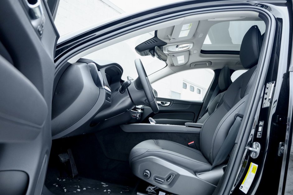 2026 Volvo XC60 Plug-in hybrid Plus-8