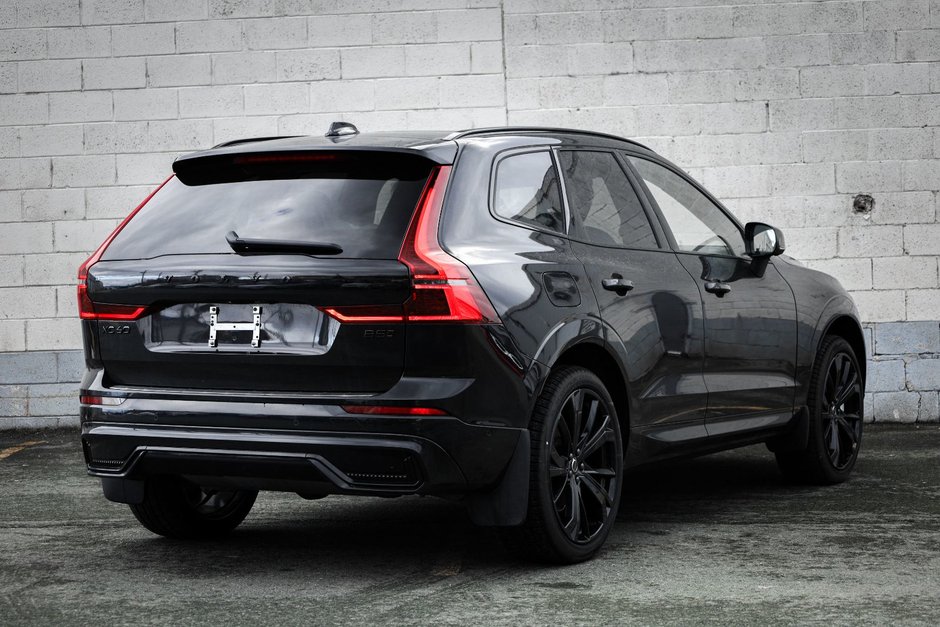 2026 Volvo XC60 Plug-in hybrid Ultra Black Edition-6
