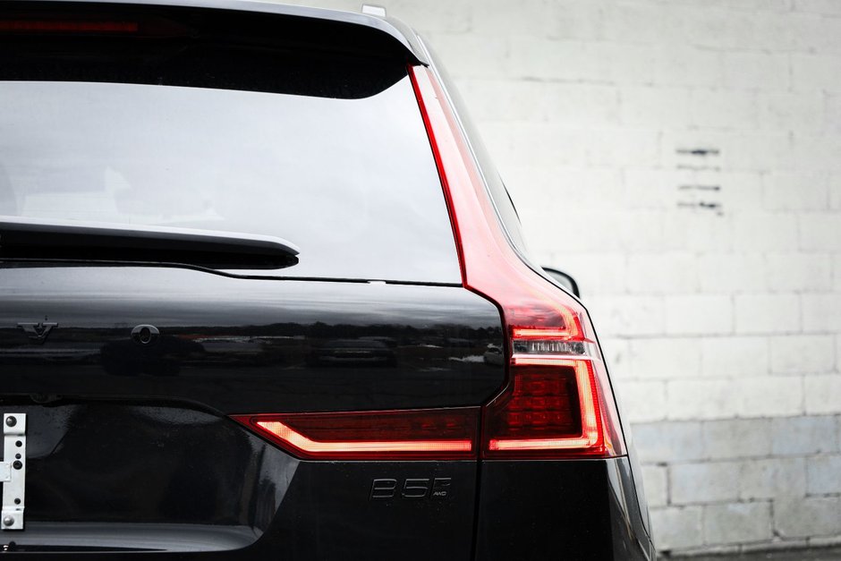 2026 Volvo XC60 Plug-in hybrid Ultra Black Edition-7