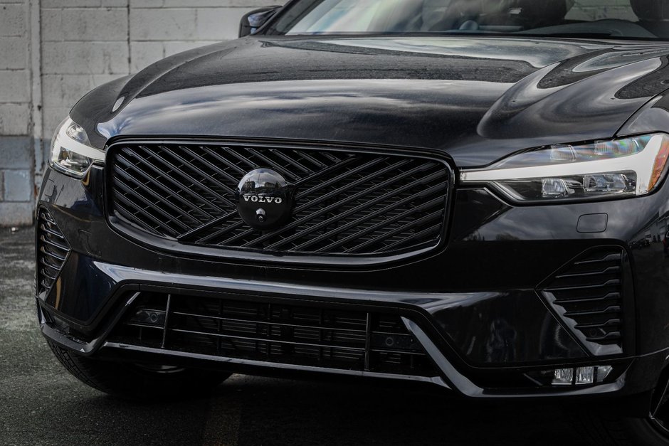 2026 Volvo XC60 Plug-in hybrid Ultra Black Edition-3