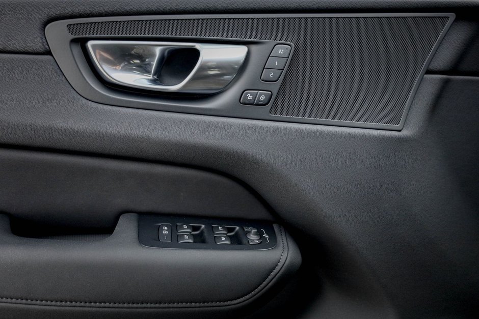 2026 Volvo XC60 Plug-in hybrid Plus-11