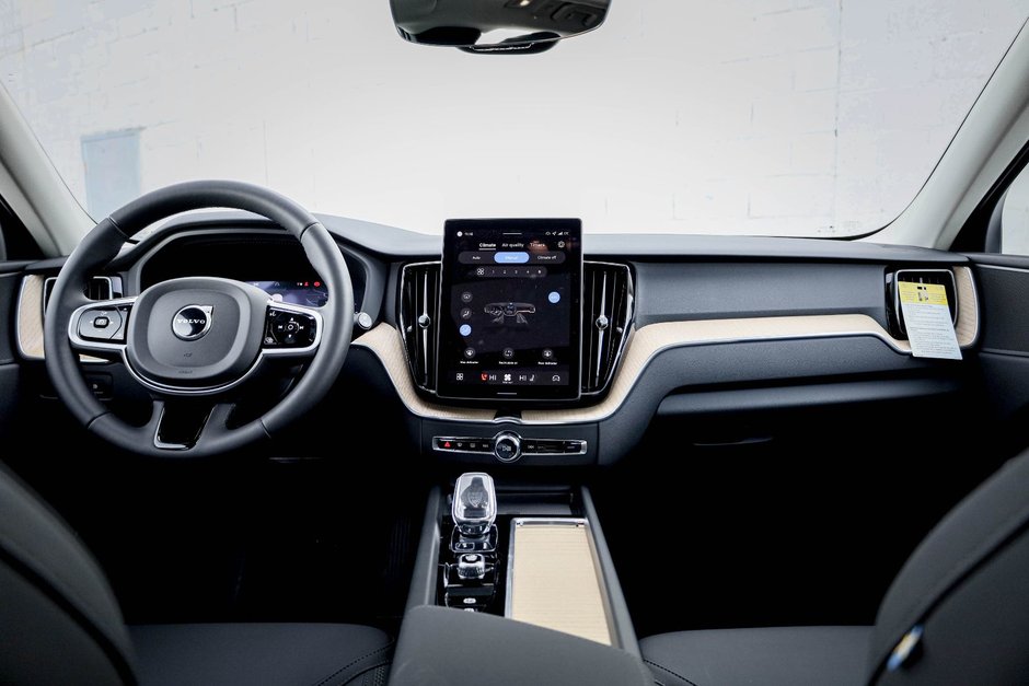 2026 Volvo XC60 Plug-in hybrid Plus-15