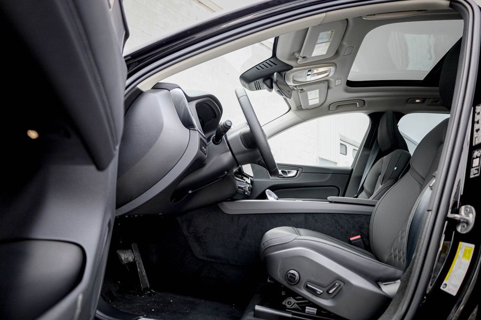 2026 Volvo XC60 Plug-in hybrid Plus-8