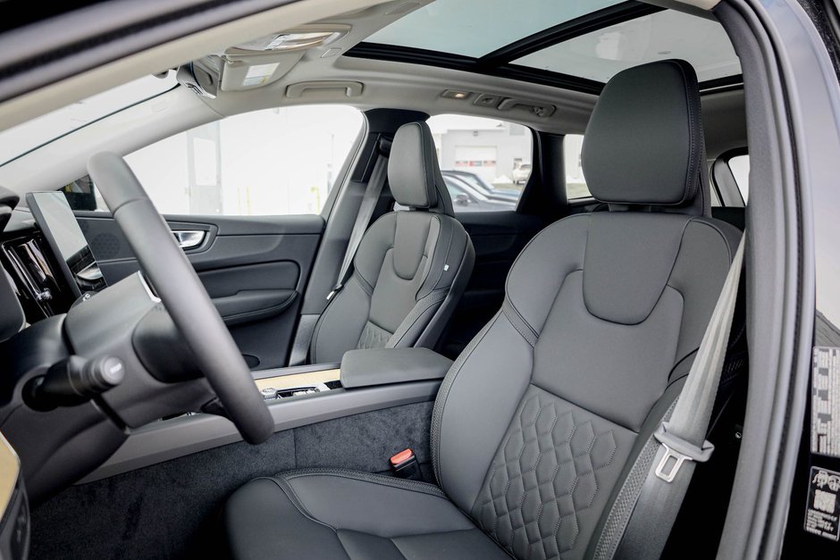 2026 Volvo XC60 Plug-in hybrid Plus-12