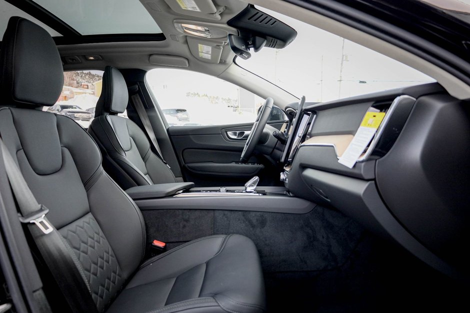 2026 Volvo XC60 Plug-in hybrid Plus-14