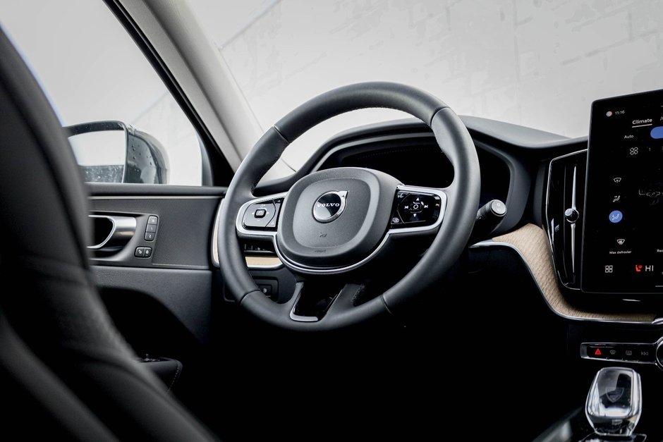 2026 Volvo XC60 Plug-in hybrid Plus-18