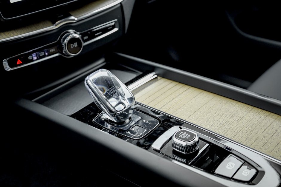 2026 Volvo XC60 Plug-in hybrid Plus-14