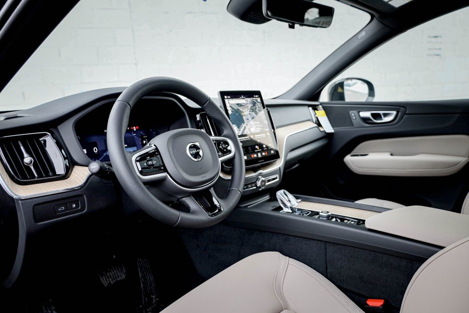 2026 Volvo XC60 Plug-in hybrid Plus-9