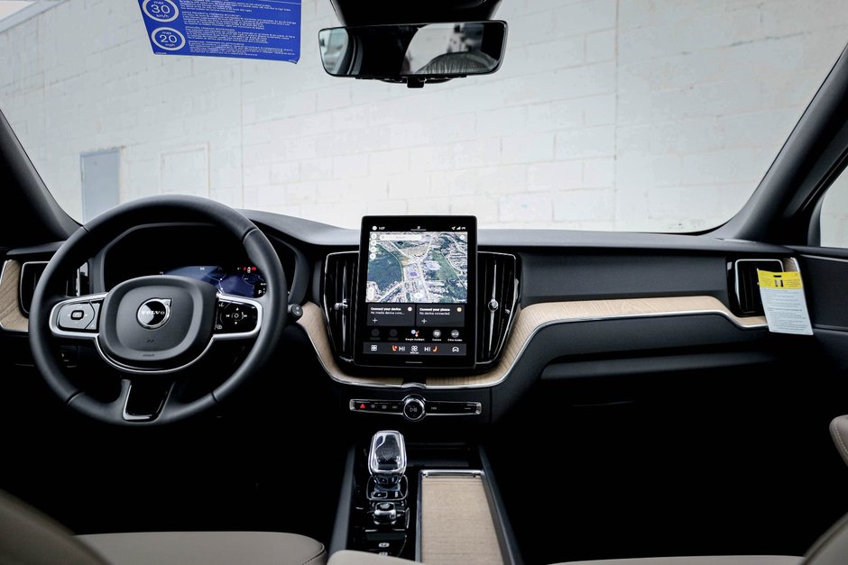 2026 Volvo XC60 Plug-in hybrid Plus-15