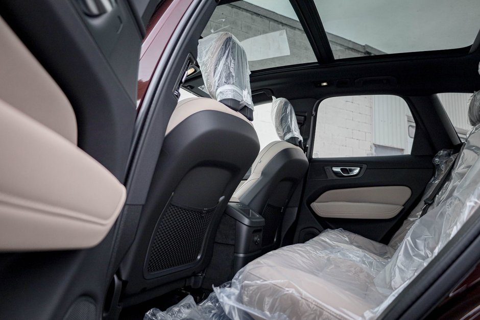 2026 Volvo XC60 Plug-in hybrid Plus-14