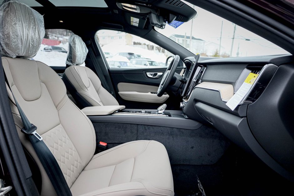 2026 Volvo XC60 Plug-in hybrid Plus-16