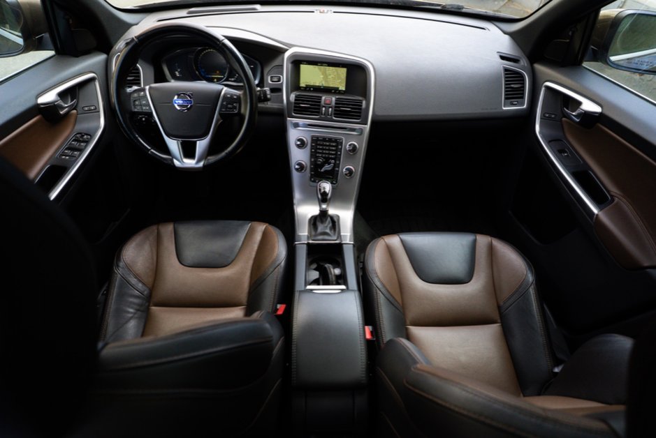 2017 Volvo XC60 T6 Drive-E Premier-8
