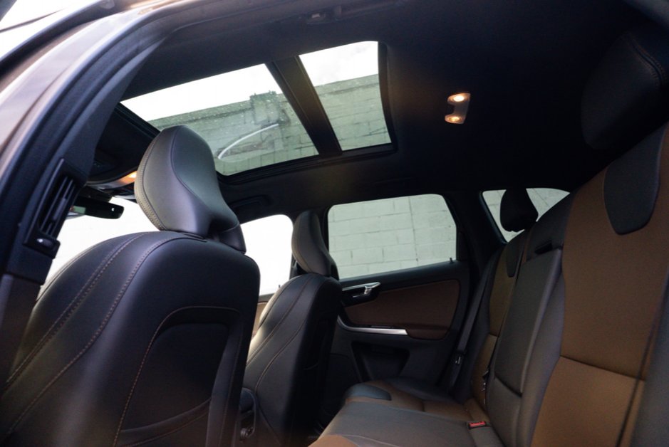 2017 Volvo XC60 T6 Drive-E Premier-11
